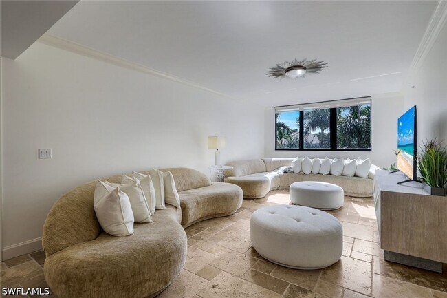 Foto del edificio - 6597 Nicholas Blvd