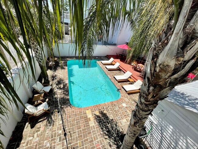 Foto del edificio - 1002 Third St.