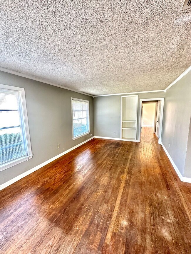 Foto del edificio - Coming in November - 4-Bedroom Home Steps ...