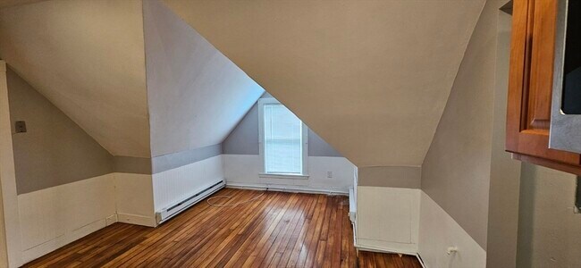 Building Photo - 27 Hamilton St