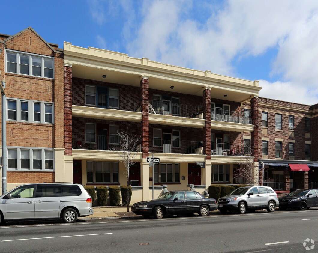 Building Photo - 4413-4417 Walnut St