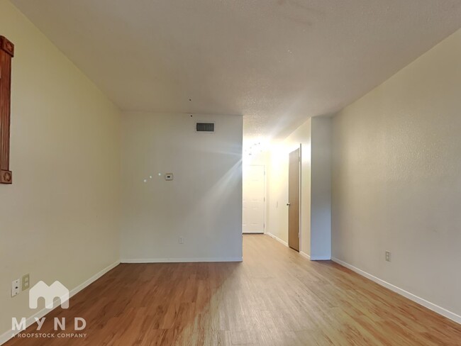 Foto del edificio - 10701 Daryl Cove