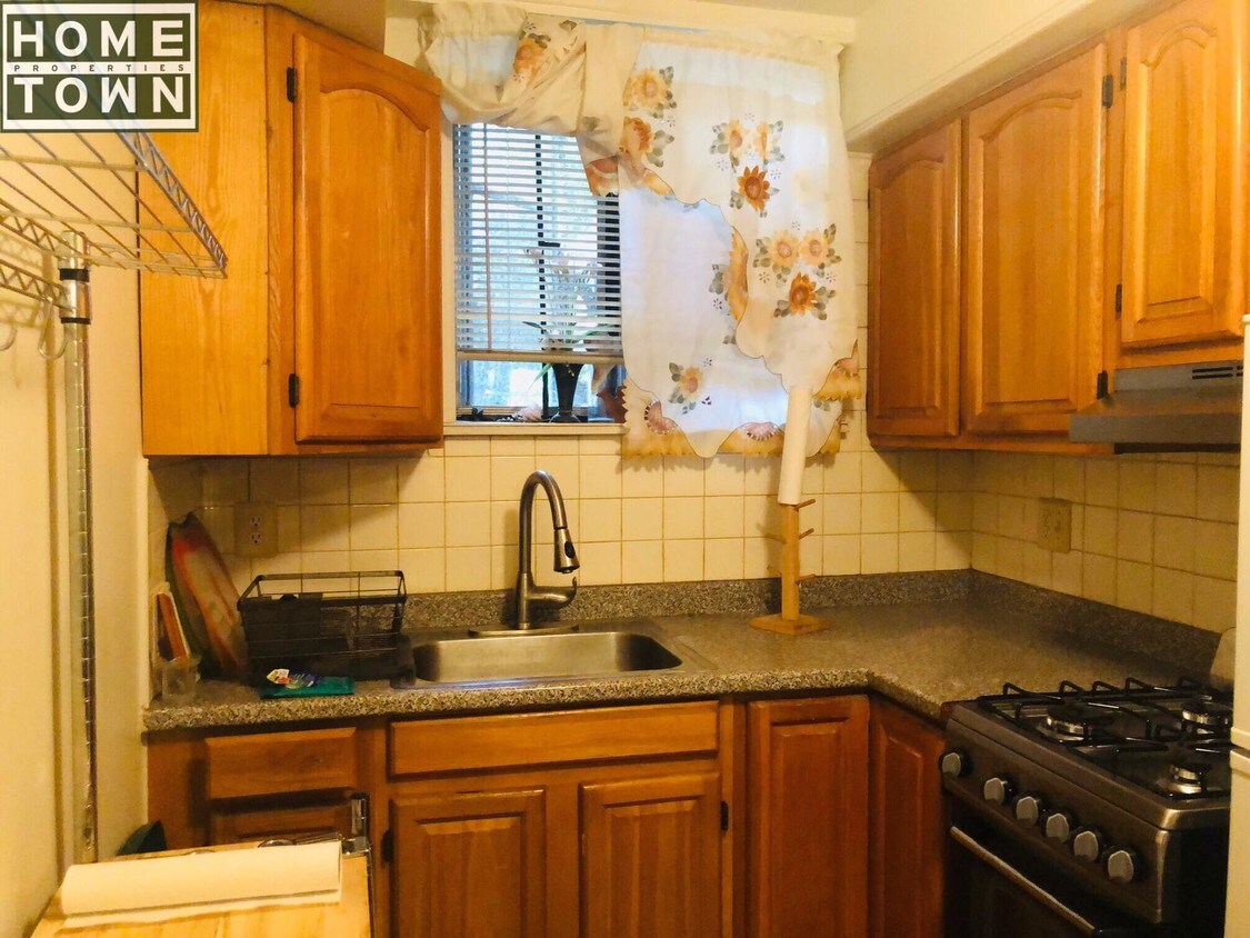 Foto principal - 1433 83rd St