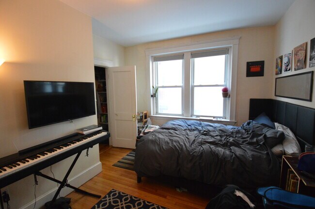 69 Babcock St Unit 2 Brookline Ma 02446 Apartment For Rent In