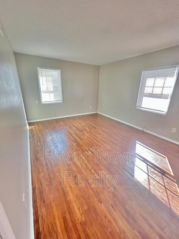 Building Photo - 140 E Shelby Dr
