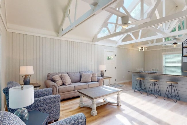 Building Photo - 2171 N Forest Pkwy