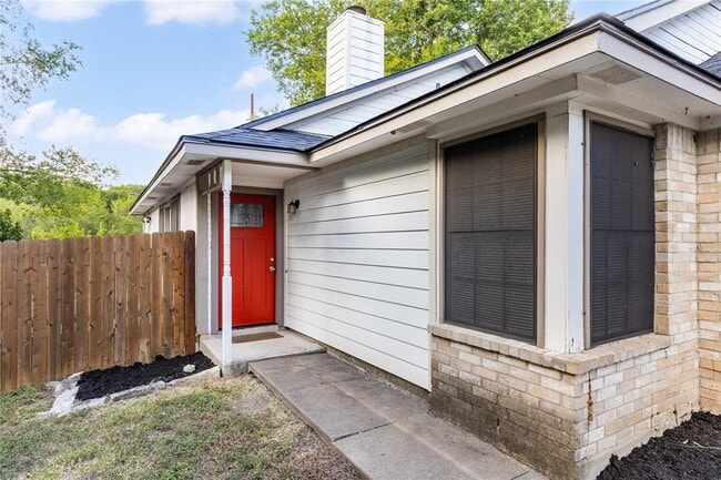 Building Photo - 1803 Heatherglen Ln
