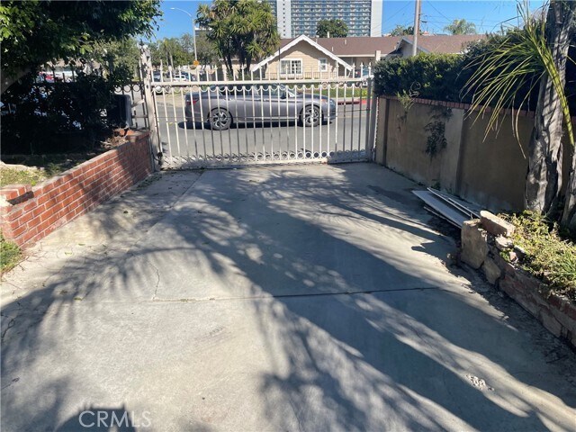 Building Photo - 12262 W Orangewood Ave