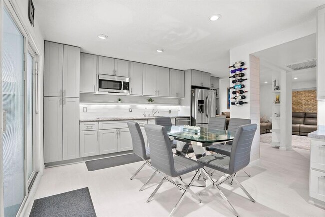 Foto del edificio - 11002 Hammerly Blvd