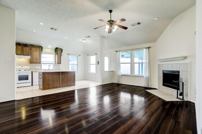 Foto del edificio - 7605 Waterlilly Ln