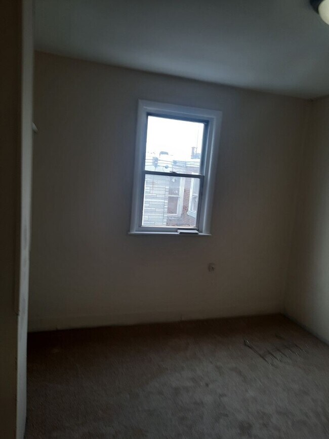 Foto del edificio - Renovated 3 Br for rent