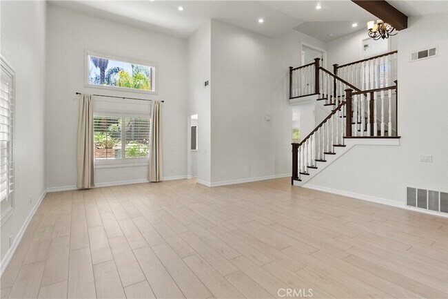 Building Photo - 28501 El Sur