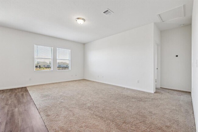 Foto del edificio - 14105 Jeannette Rankin Rd