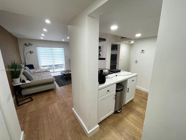 Foto del edificio - 4301 NW S Tamiami Canal Dr