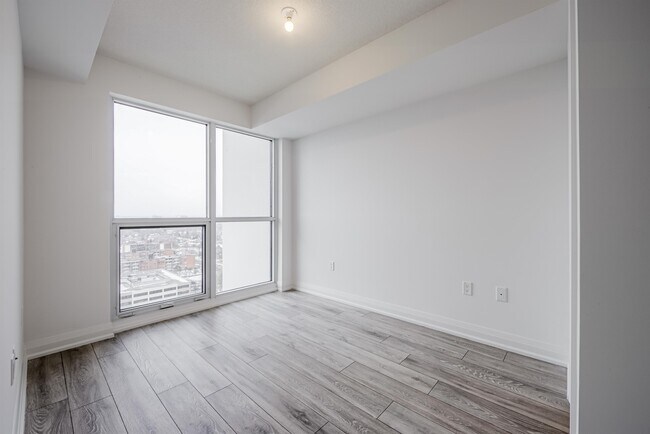 Photo du bâtiment - 30-2030 Gibbs Rd