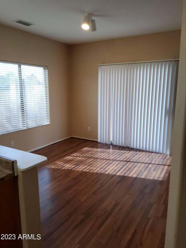 Foto del edificio - 6434 W Hackamore Dr