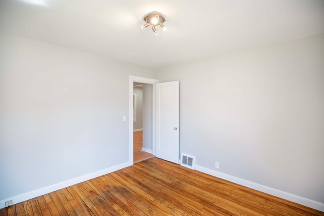 Building Photo - 816 Hanover St