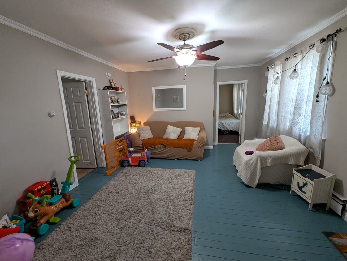 Primary Photo - 25 Noyes Ave