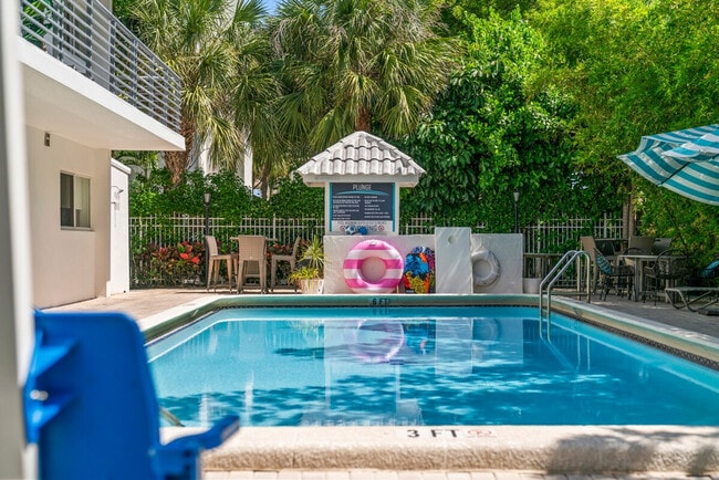 Foto del edificio - 365 N Ocean Blvd