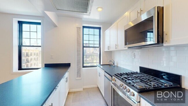 Foto del edificio - 240 Waverly Pl