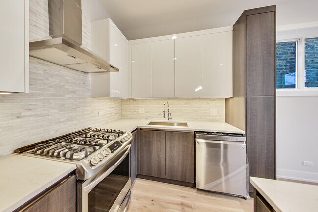 Foto del edificio - 1042 S Oakley Blvd