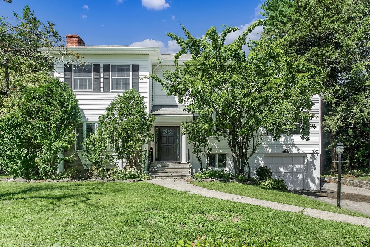 Photo - 177 Puritan Dr (Scarsdale, NY)