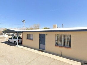 Building Photo - 16 E King Rd
