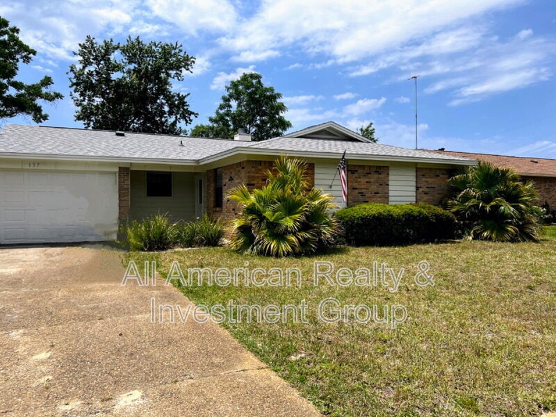 Primary Photo - 137 Deville Dr