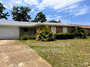 Building Photo - 137 Deville Dr