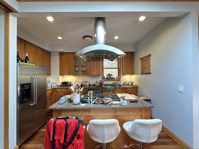 Building Photo - 1437 W Olive Ave