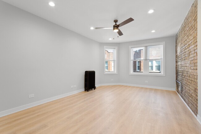 Building Photo - 7383 N Damen Ave