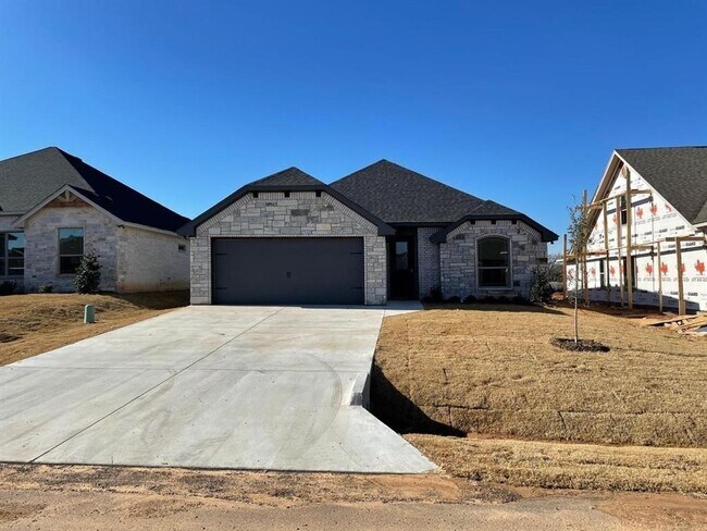 Building Photo - 3314 Windcrest Dr