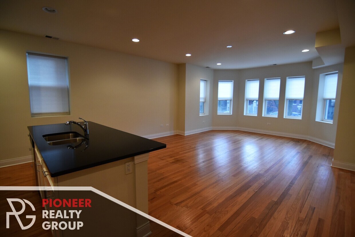 Foto principal - 1418 W Devon Ave