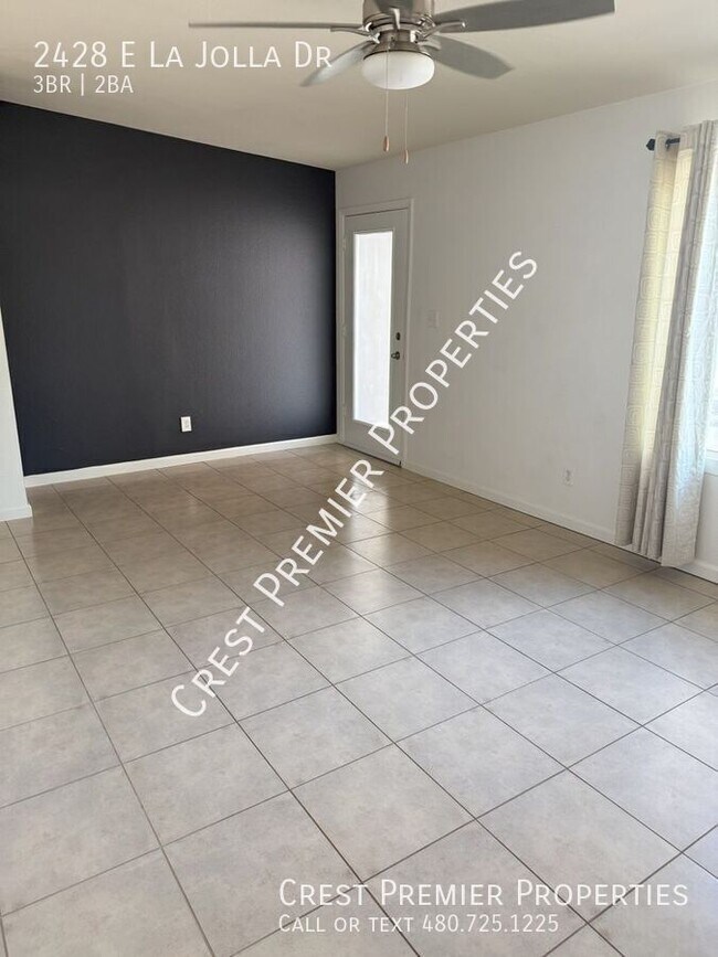Foto del edificio - 2428 E La Jolla Dr