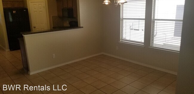 Foto del edificio - 3 br, 2 bath House - 5304 LIONS GATE LANE