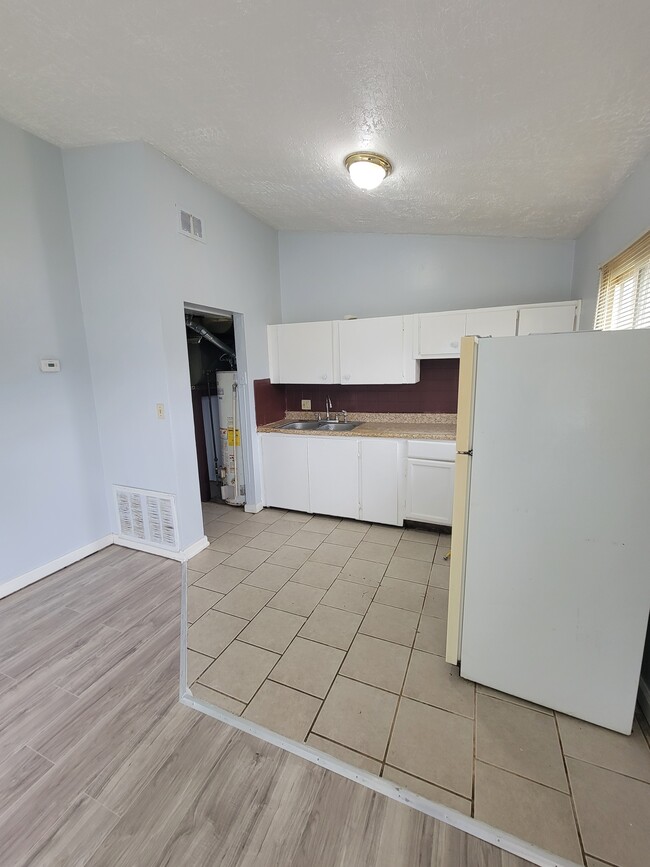 Building Photo - 1331-1333 Thurston St