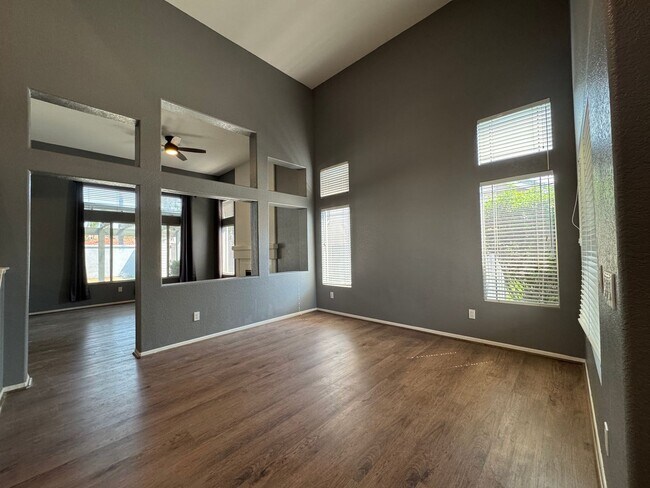 Foto del edificio - Spacious 5 bedroom Paloma Del Sol House fo...