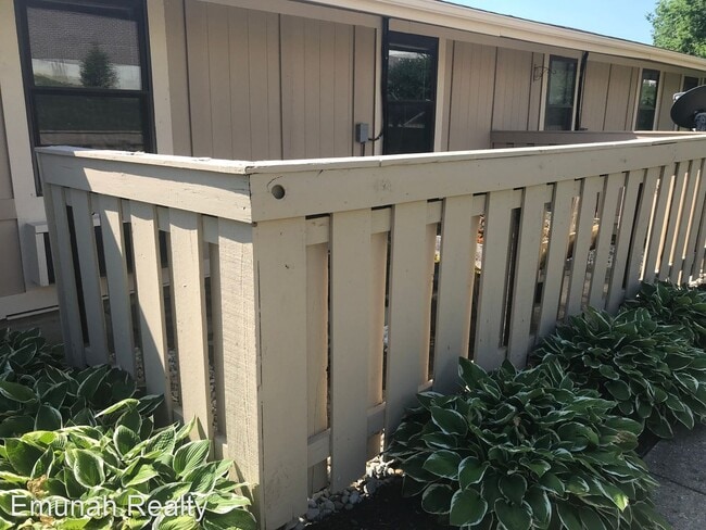 Building Photo - 2 br, 1 bath House - 5060 Queenswood Court