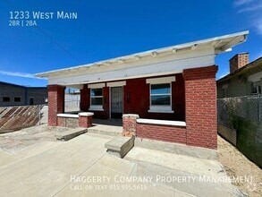 Building Photo - 1233 W Main Dr