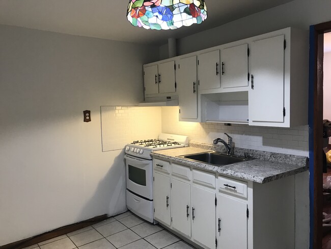 Kitchen - 850 N Taney St