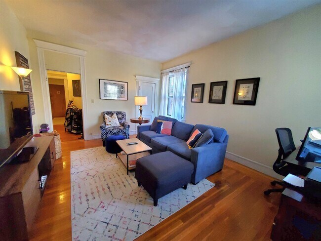 Building Photo - 1694 Beacon Street Apt #3, Brookline, MA 0...