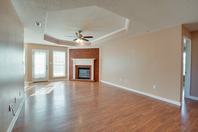 Sala de estar - 104 Willow Green Dr