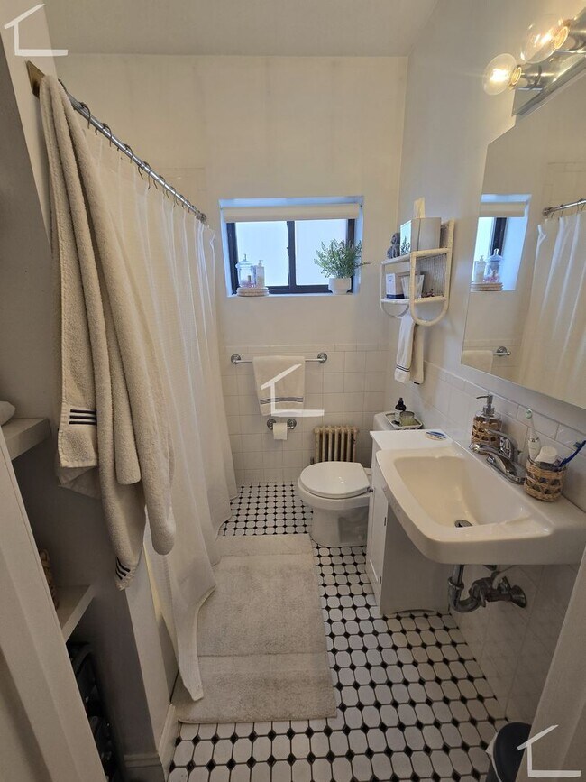 Foto del edificio - 1Br/1Bth, Laundry in building! Heat/Hot Water included!