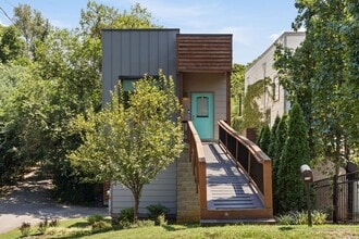 Building Photo - 419 Avondale Dr