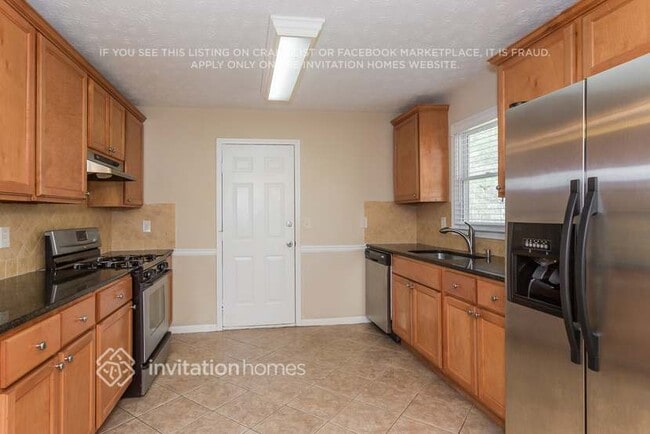 Building Photo - 2062 Red Rose Ln