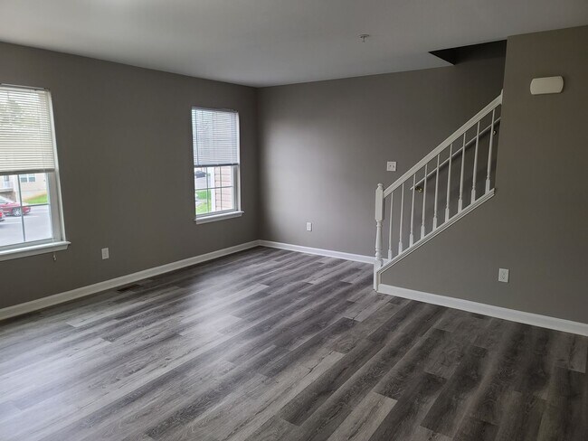 Foto del edificio - 3 Bedroom 2 1/2 bath Townhome for Rent in ...