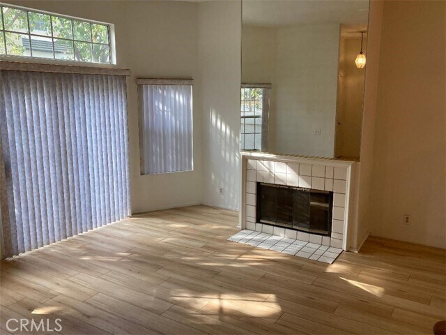 Foto del edificio - 2300 Maple Ave