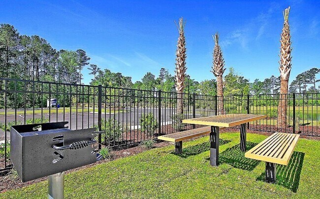 Building Photo - 1209 Black Kite Ct SW