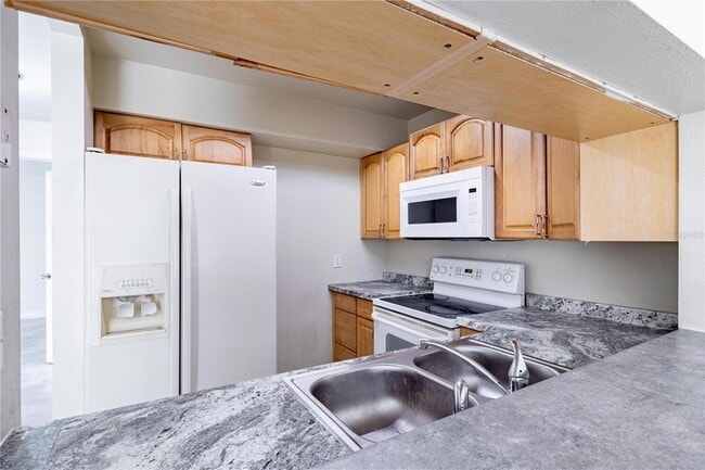 Building Photo - 1404 Northlake Dr