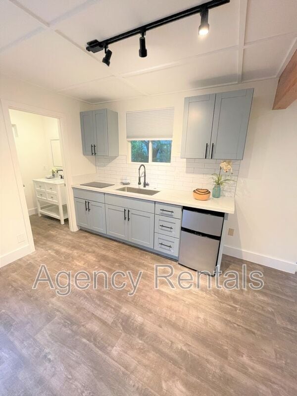Building Photo - 3036 Monsarrat Ave